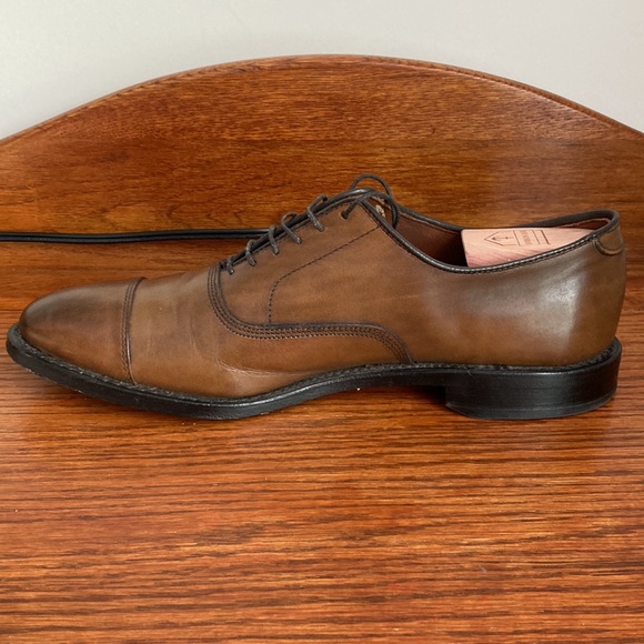 Allen Edmonds Park Avenue captoe oxfords. Size 9 width C in medium brown leather main image 8